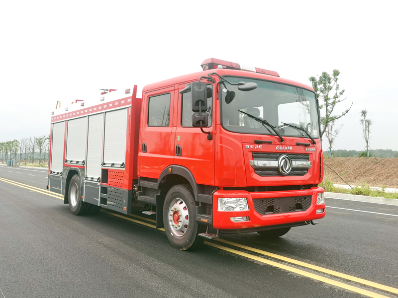 東風(fēng)8噸水罐消防車