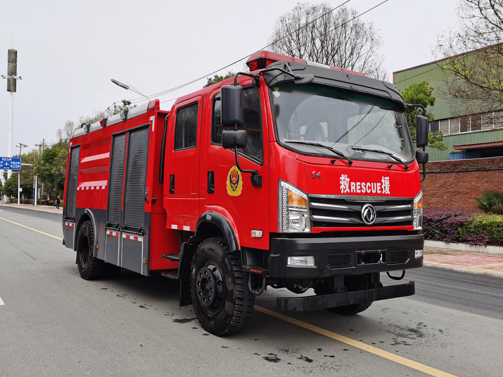 東風5噸四驅(qū)水罐消防車
