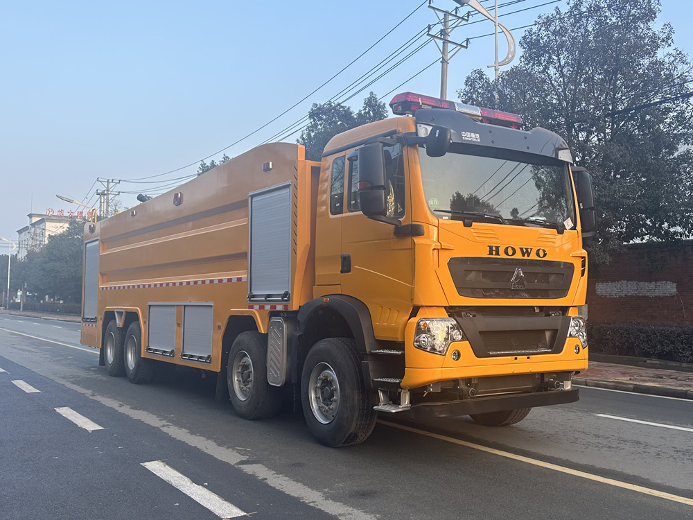 重汽豪沃25m3泡沫消防車